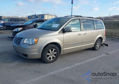 2009 Chrysler Town & Country Touring from USA, damaged, VIN 2A8HR54109R604006